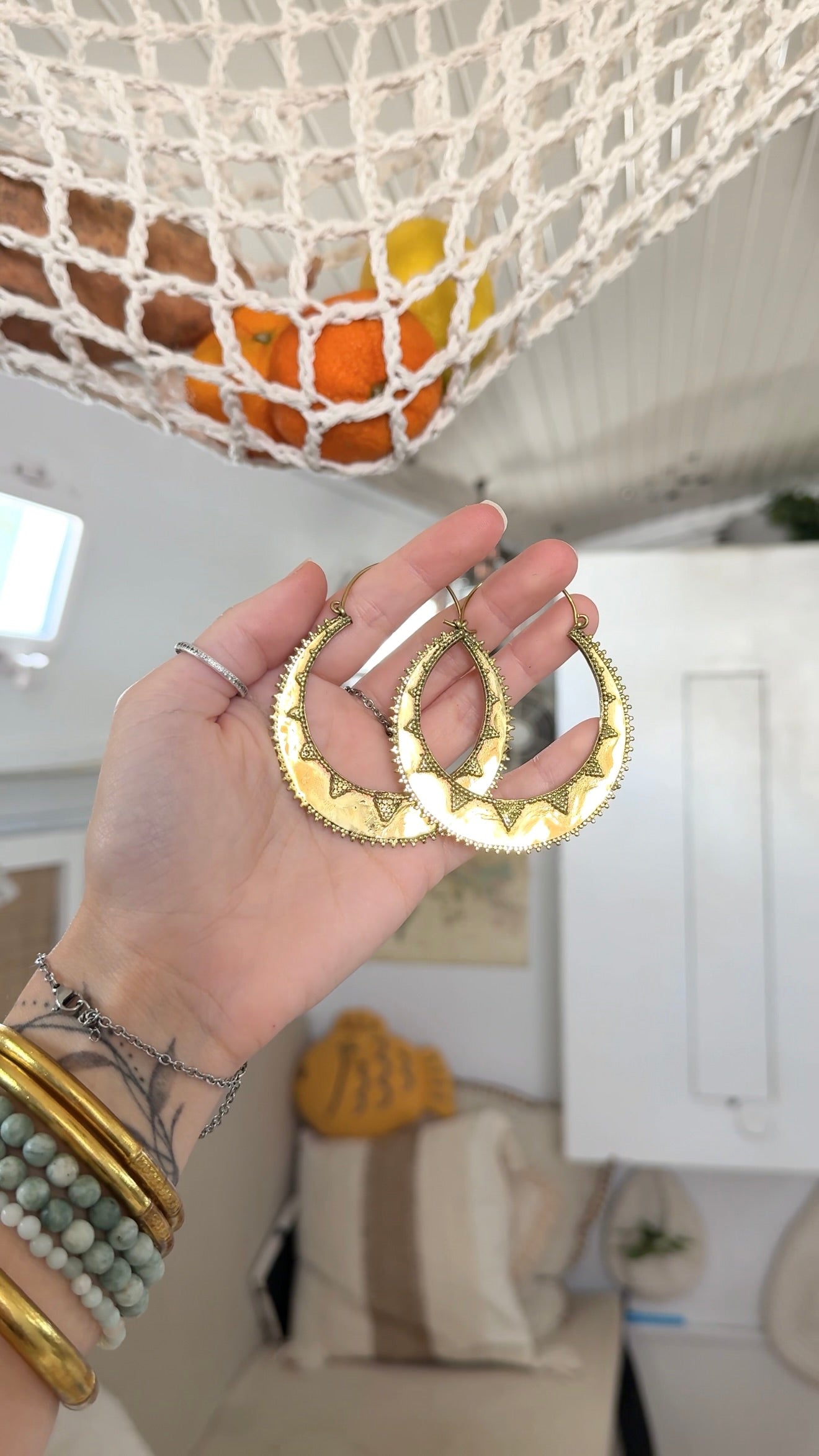 Alive • Hoops