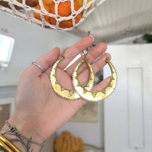 Alive • Hoops